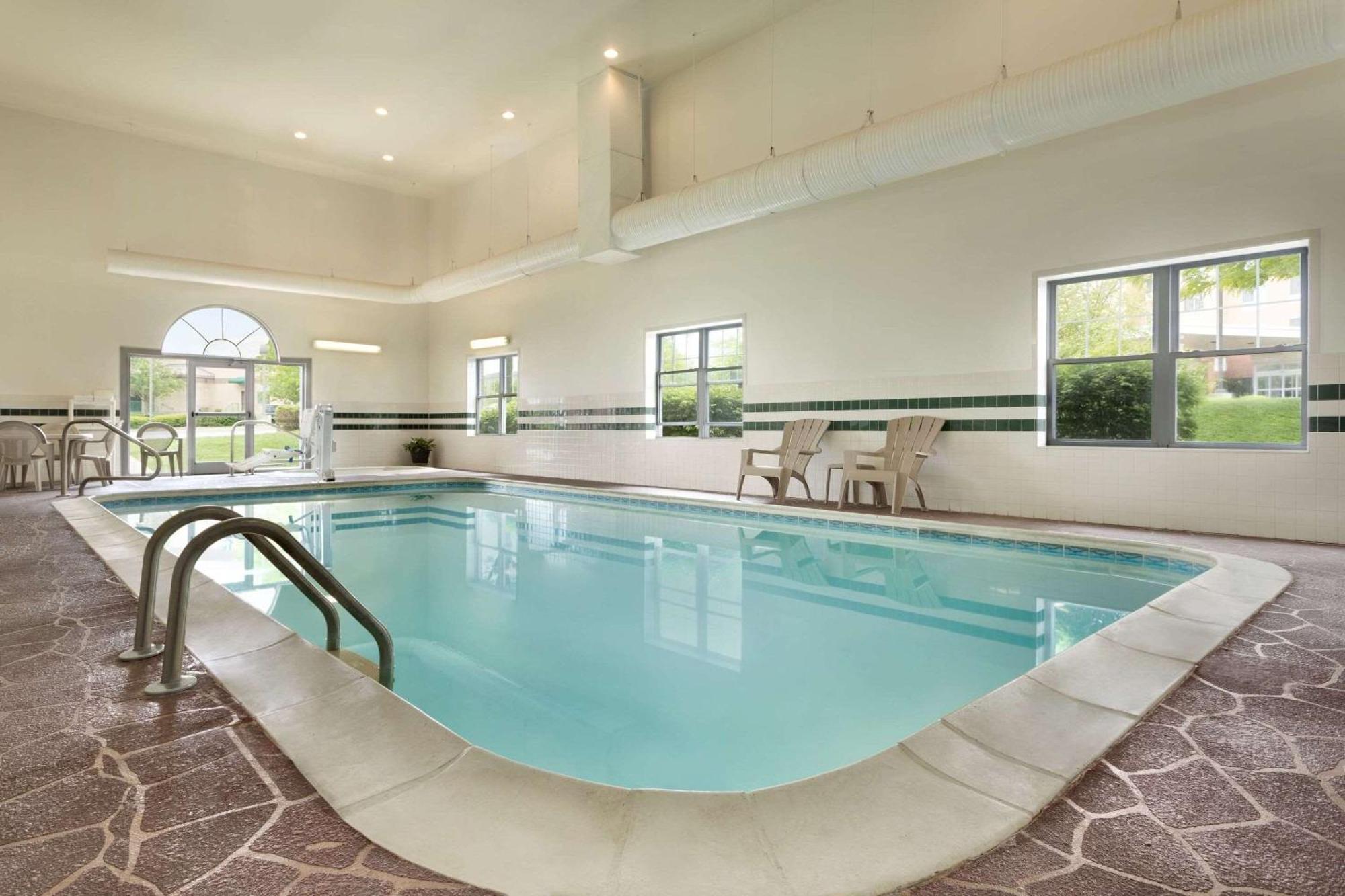 Country Inn & Suites By Radisson, Louisville East, Ky Kültér fotó